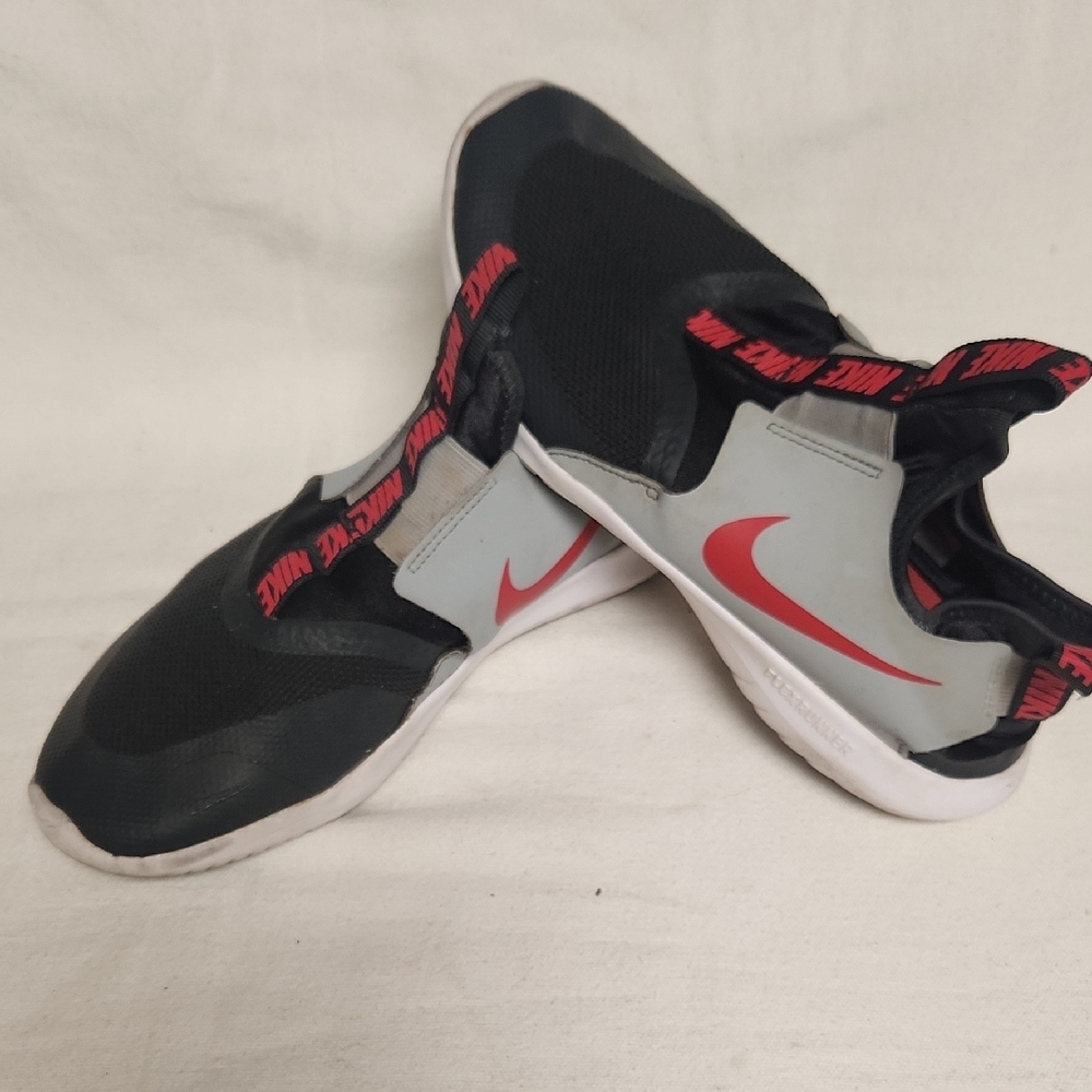 Nike Black and Red Sneakers Slip On Design